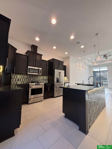 5811 N 159th Street, Omaha, NE 68116