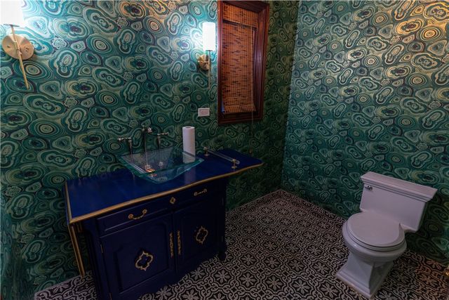 1717 Ocean Dr, Corpus Christi, TX 78404