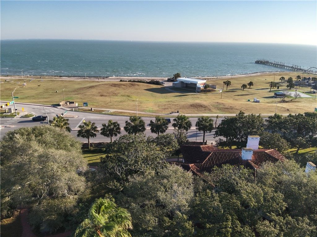 1717 Ocean Dr, Corpus Christi, TX 78404 — photo 3