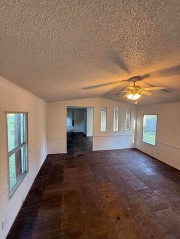 827 E Tahlequah, Vinita, OK 74301