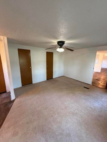 827 E Tahlequah, Vinita, OK 74301