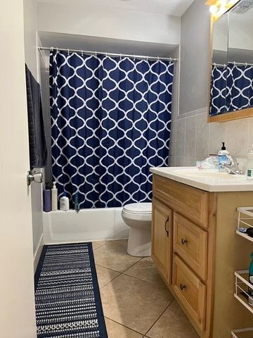 5202 Washington Street 206, Downers Grove, IL 60515