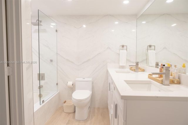 3250 N Palm Aire Dr 202, Pompano Beach, FL 33069