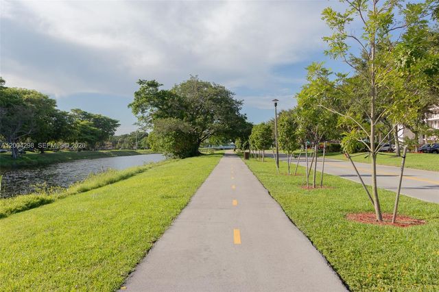 3250 N Palm Aire Dr 202, Pompano Beach, FL 33069