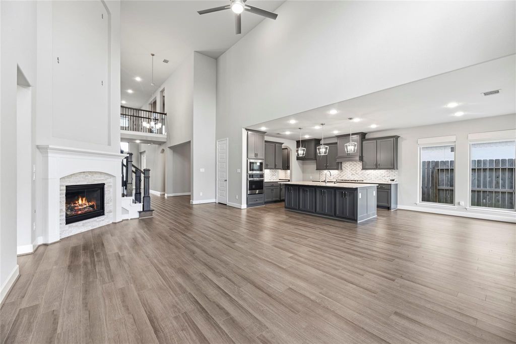 Image 16 of property listing at 9511 Shaded Tree Drive, Missouri City, TX 77459