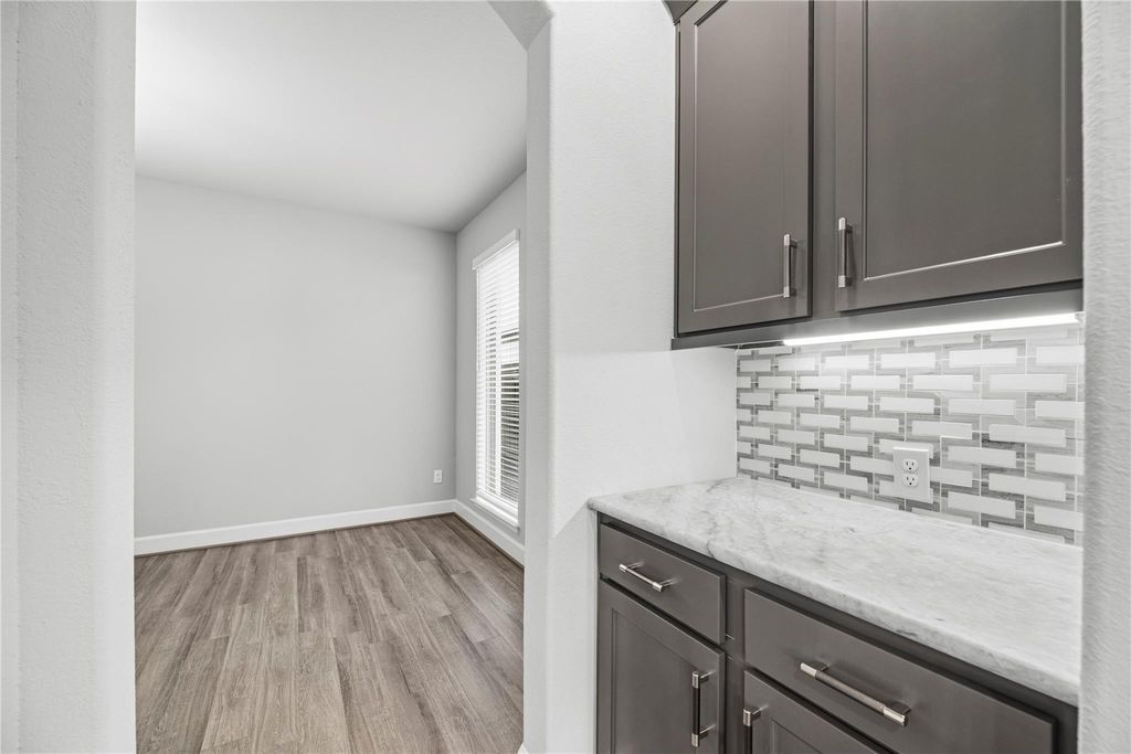 Image 21 of property listing at 9511 Shaded Tree Drive, Missouri City, TX 77459