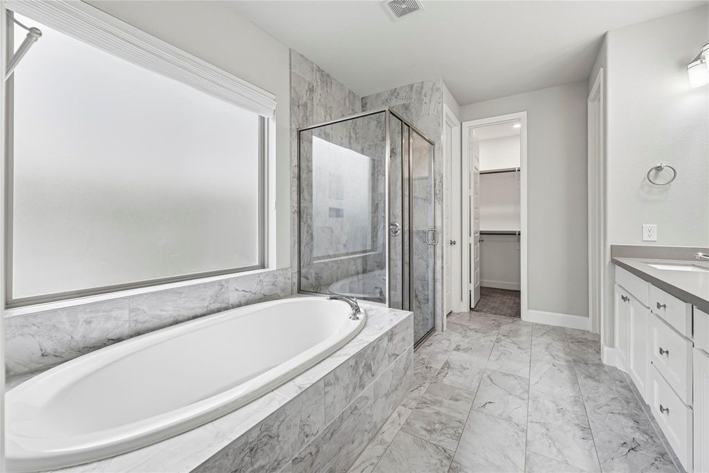 Image 24 of property listing at 9511 Shaded Tree Drive, Missouri City, TX 77459