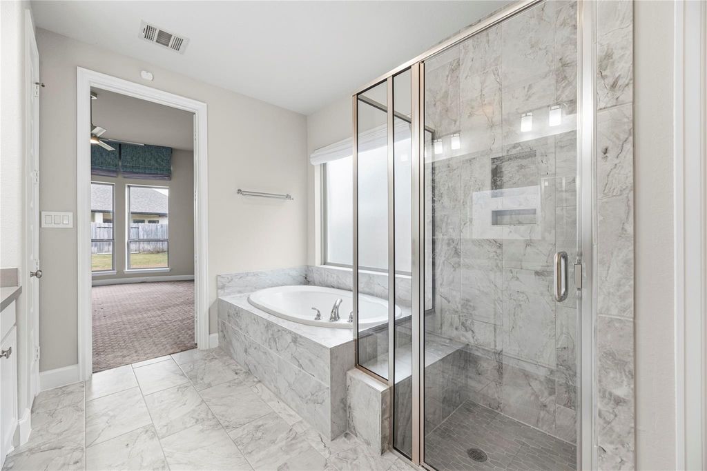 Image 25 of property listing at 9511 Shaded Tree Drive, Missouri City, TX 77459