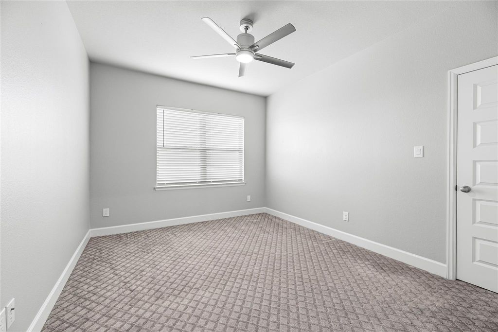 Image 29 of property listing at 9511 Shaded Tree Drive, Missouri City, TX 77459