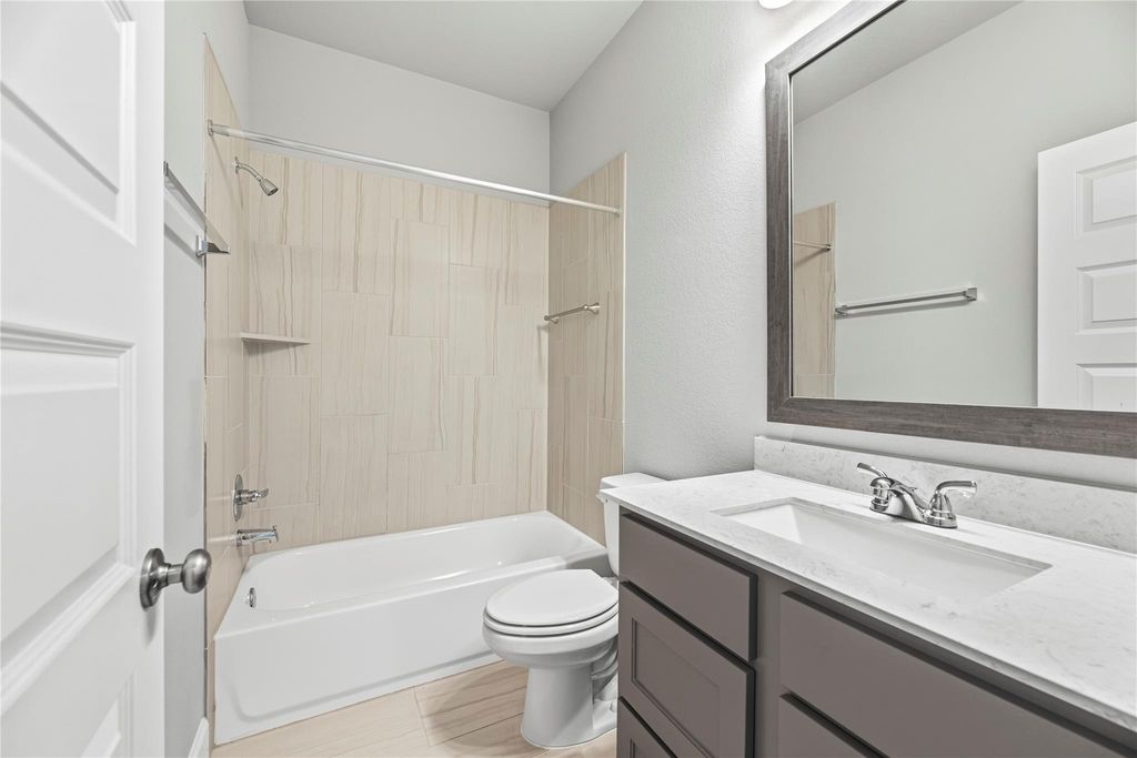 Image 30 of property listing at 9511 Shaded Tree Drive, Missouri City, TX 77459