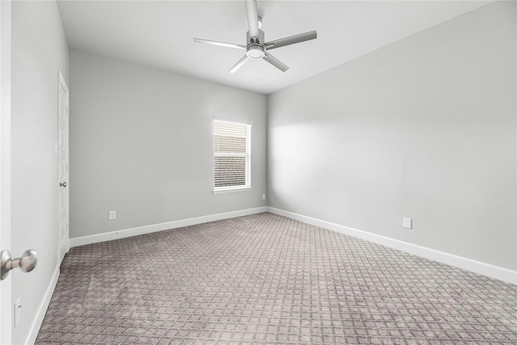Image 31 of property listing at 9511 Shaded Tree Drive, Missouri City, TX 77459