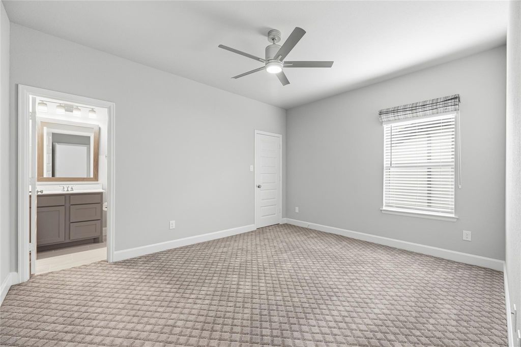 Image 36 of property listing at 9511 Shaded Tree Drive, Missouri City, TX 77459