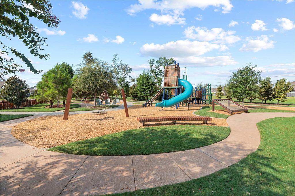 Image 43 of property listing at 9511 Shaded Tree Drive, Missouri City, TX 77459