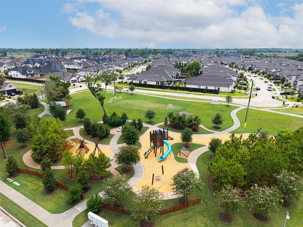 Image 46 of property listing at 9511 Shaded Tree Drive, Missouri City, TX 77459