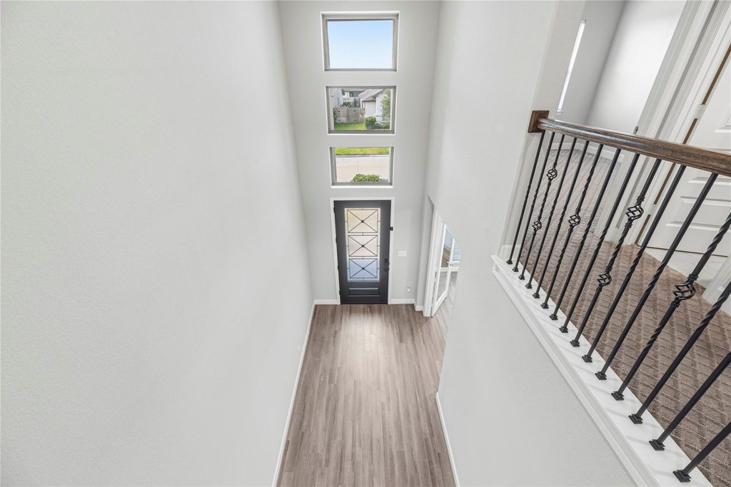Image 7 of property listing at 9511 Shaded Tree Drive, Missouri City, TX 77459