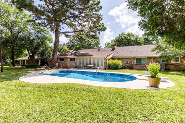 18926 Wildrose Lane, Tomball, TX 77377
