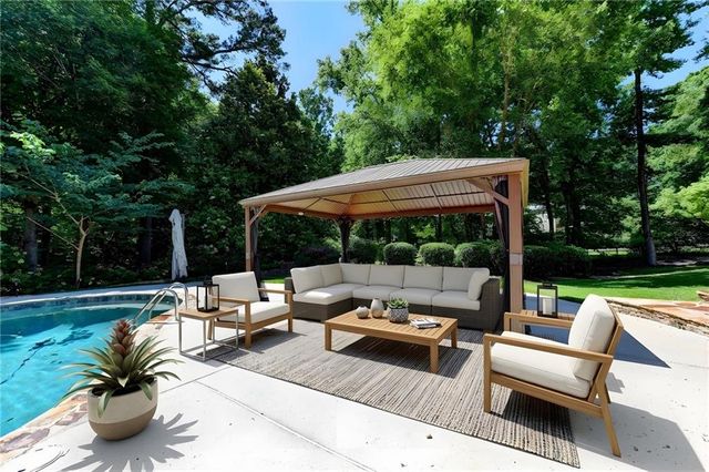 1390 Hillside Drive, Grayson, GA 30017