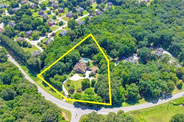 1390 Hillside Drive, Grayson, GA 30017