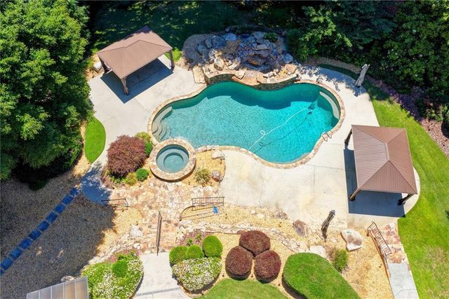 1390 Hillside Drive, Grayson, GA 30017