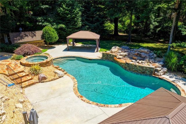 1390 Hillside Drive, Grayson, GA 30017