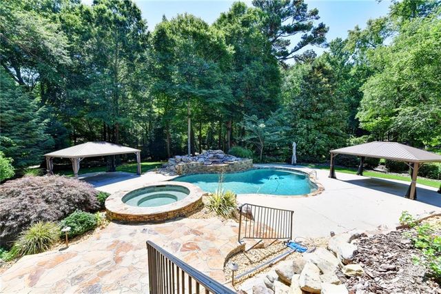 1390 Hillside Drive, Grayson, GA 30017
