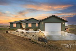 1375 SW Vera St., Mountain Home, ID 83647