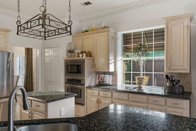 3544 Boxwood Drive, Grapevine, TX 76051