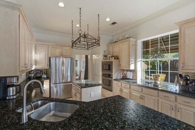 3544 Boxwood Drive, Grapevine, TX 76051