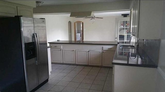 8835 Valley View Lane, Houston, TX 77074