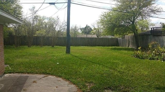 8835 Valley View Lane, Houston, TX 77074