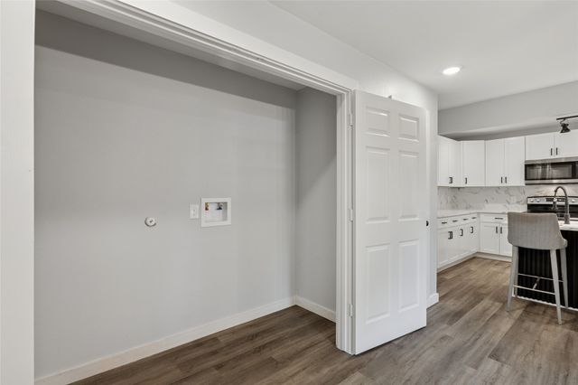 805 Dee Lane, Bedford, TX 76022