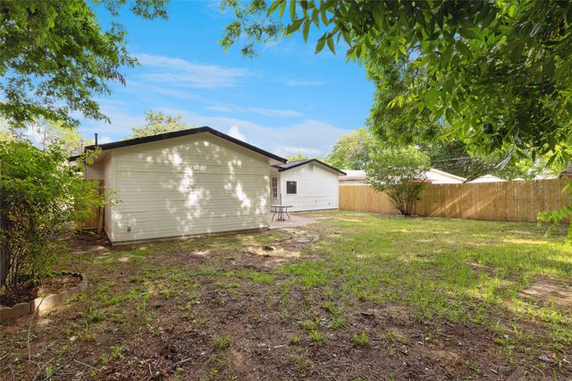 805 Dee Lane, Bedford, TX 76022