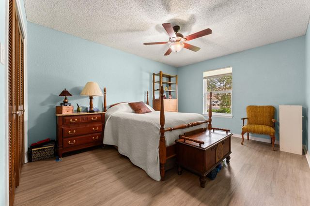 9702 Beauchamp SQ, Austin, TX 78729