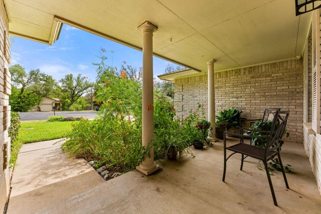 9702 Beauchamp SQ, Austin, TX 78729