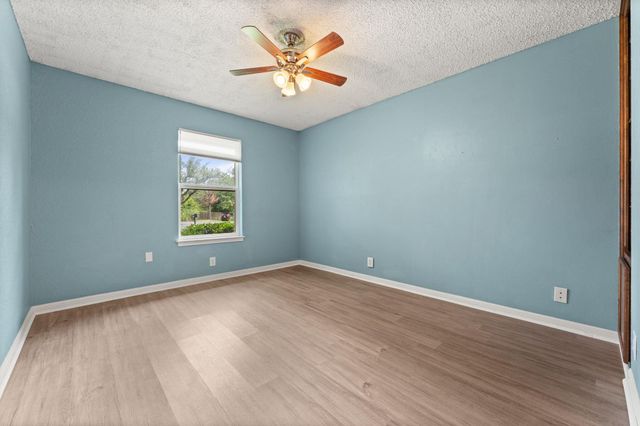 9702 Beauchamp SQ, Austin, TX 78729