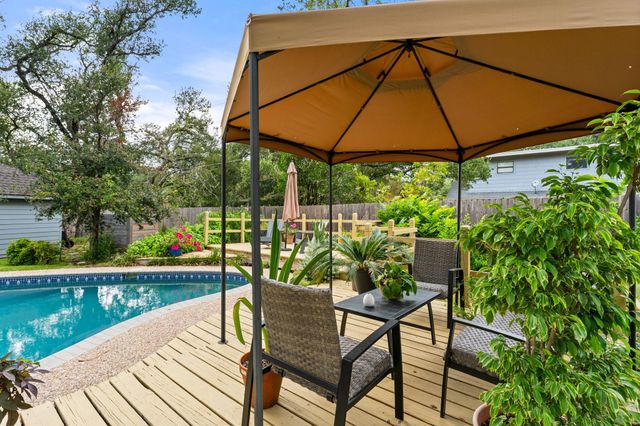 9702 Beauchamp SQ, Austin, TX 78729
