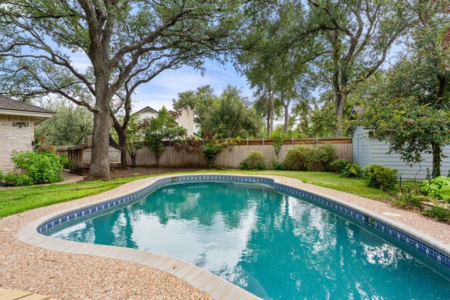 9702 Beauchamp SQ, Austin, TX 78729