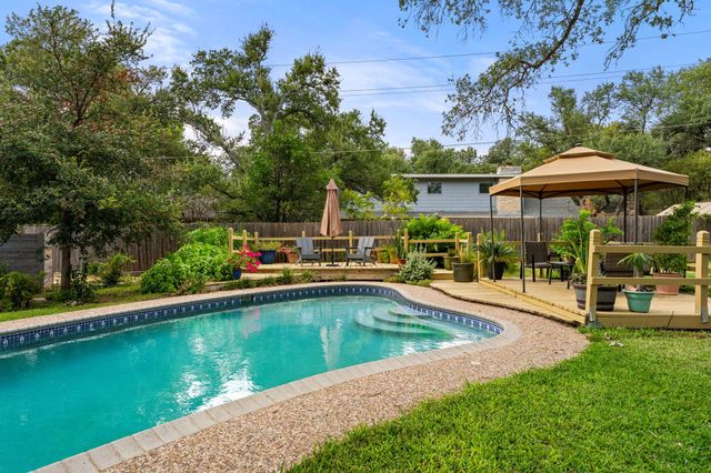 9702 Beauchamp SQ, Austin, TX 78729