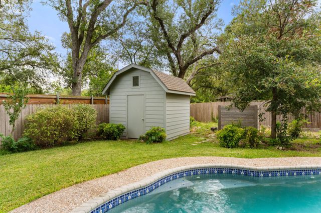 9702 Beauchamp SQ, Austin, TX 78729