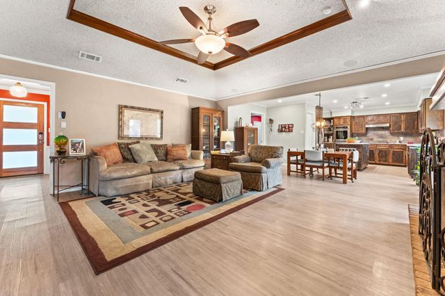 9702 Beauchamp SQ, Austin, TX 78729