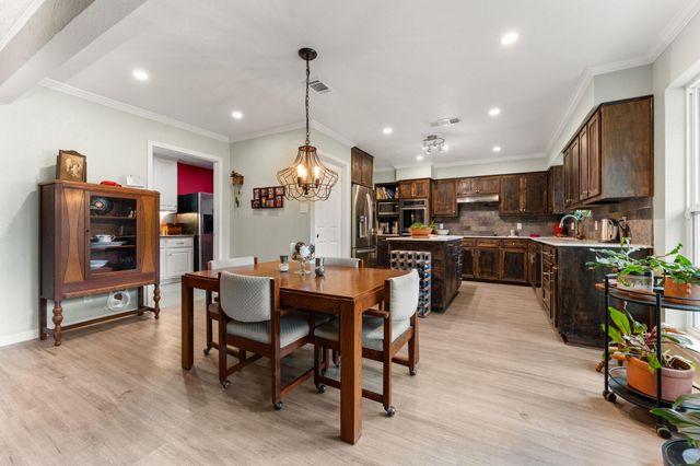 9702 Beauchamp SQ, Austin, TX 78729