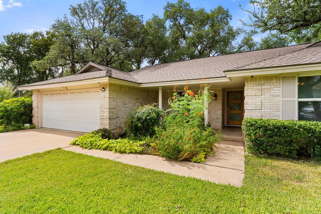 9702 Beauchamp SQ, Austin, TX 78729
