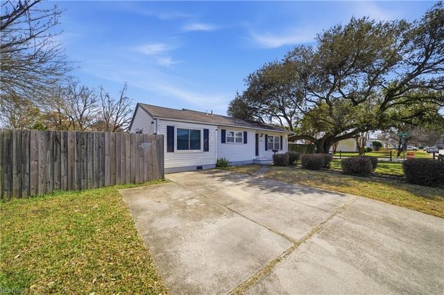 1600 Hedgerow DR, Virginia Beach, VA 23455