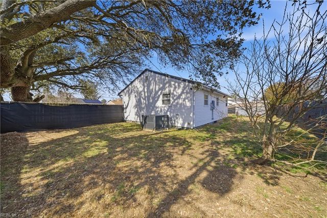 1600 Hedgerow DR, Virginia Beach, VA 23455