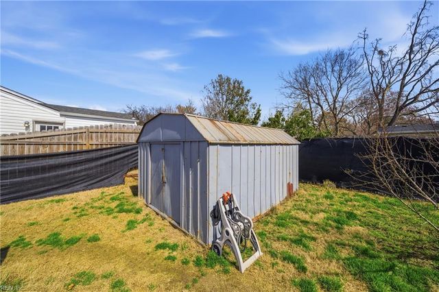 1600 Hedgerow DR, Virginia Beach, VA 23455