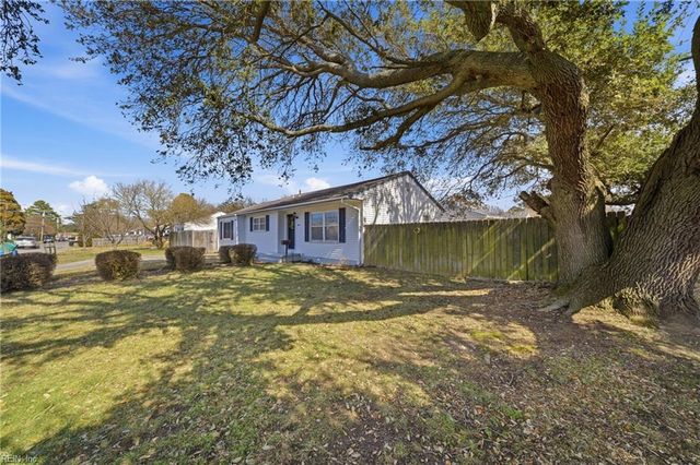 1600 Hedgerow DR, Virginia Beach, VA 23455