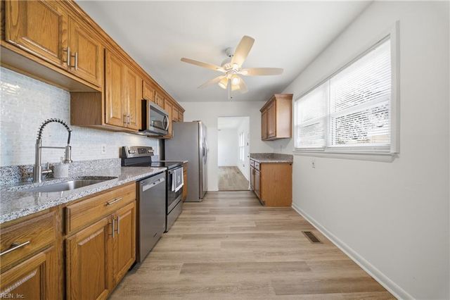 1600 Hedgerow DR, Virginia Beach, VA 23455