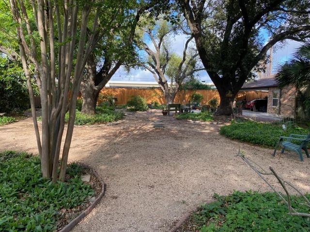 1603 Fawnhope Drive, Houston, TX 77008