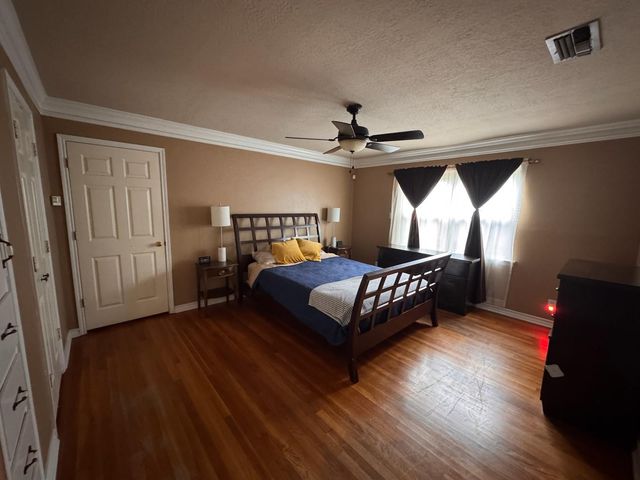 1603 Fawnhope Drive, Houston, TX 77008