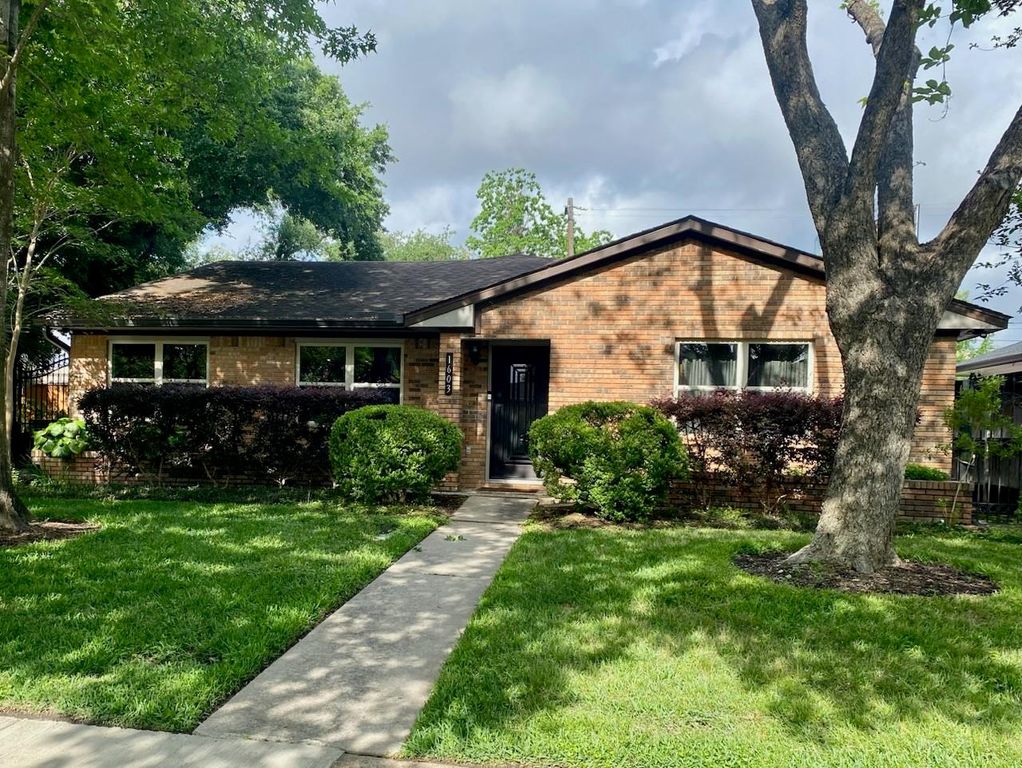 1603 Fawnhope Drive, Houston, TX 77008